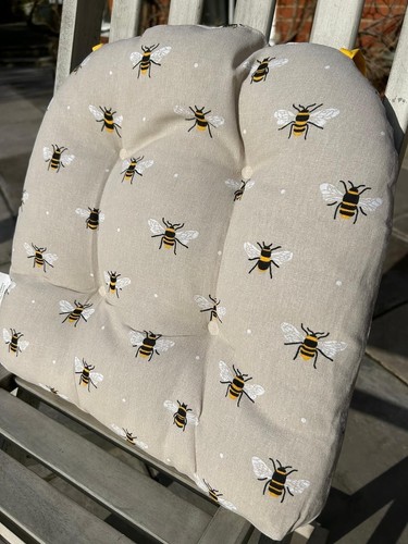 Bumblebee beige bee - bee, seat